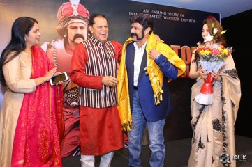 TSR Felicitates Gautamiputra Satakarni Team